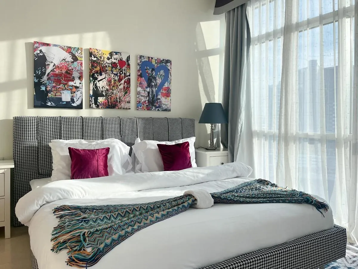 Apartment Super Spacious Studio In The Heart Of Business - Very Rare Dubai